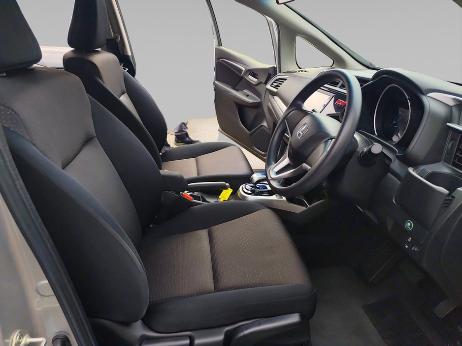 Honda Fit 1.5 Petrol Hybrid Auto — thumbnail 9