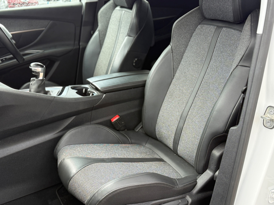 2020 Peugeot 5008 1.5L Diesel For Sale Images