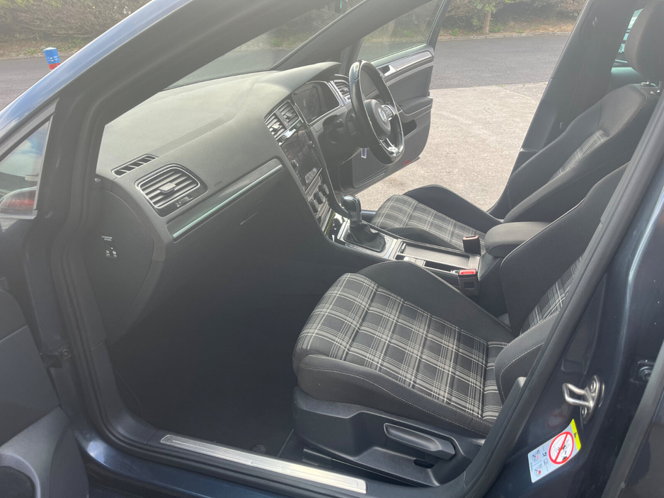 2018 Volkswagen Golf 2L Diesel For Sale Images
