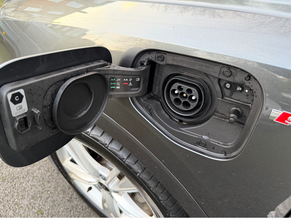 2024 Audi Q3 1.4L Petrol Plug-in Hybrid For Sale Images