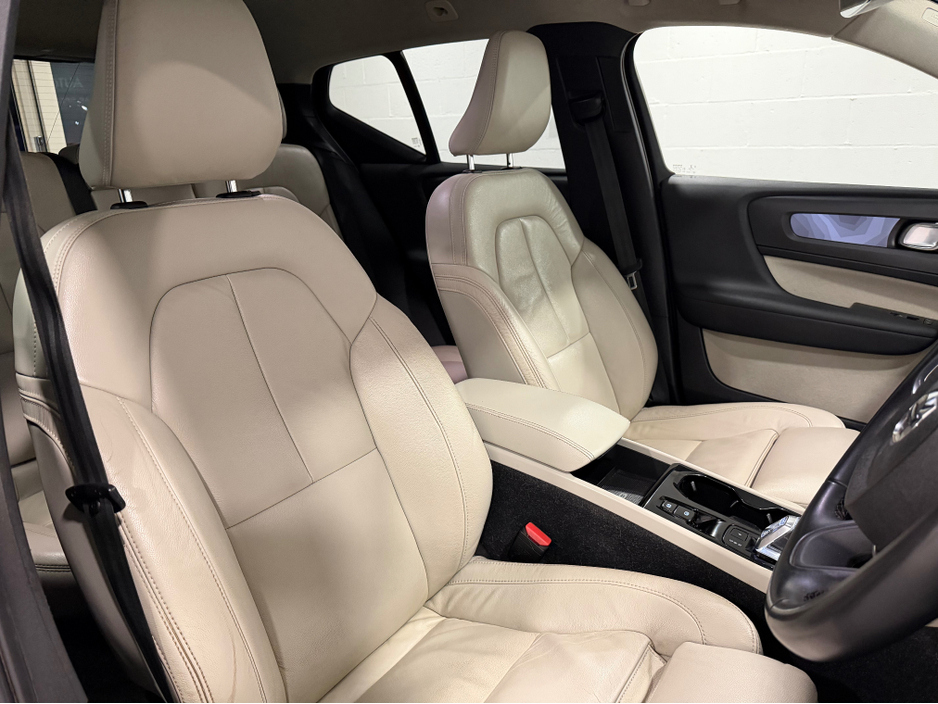 2022 Volvo XC40 1.5L Petrol Plug-in Hybrid For Sale Images