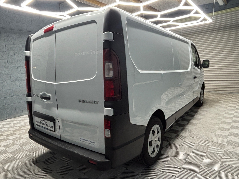 2024 Renault Trafic 2L Diesel For Sale Images