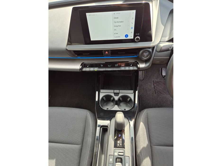 Toyota Prius 2.0 HEV / G-PACK HIGH SPEC / LOW MILEAGE / TAX €150 — thumbnail 22
