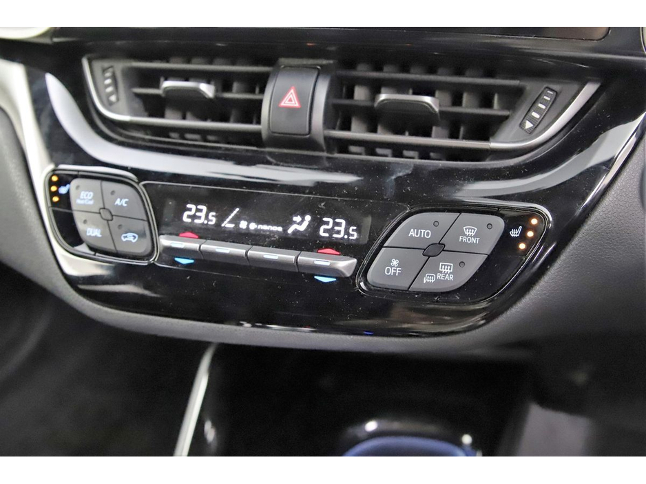 Toyota C-HR 1.8 HYBRID *HALF LEATHER*360 PAN CAM*PARK SENSORS* — thumbnail 21