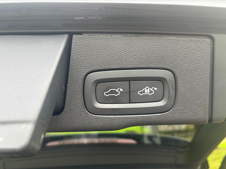 2025 Volvo XC60 2L Petrol Plug-in Hybrid For Sale Images