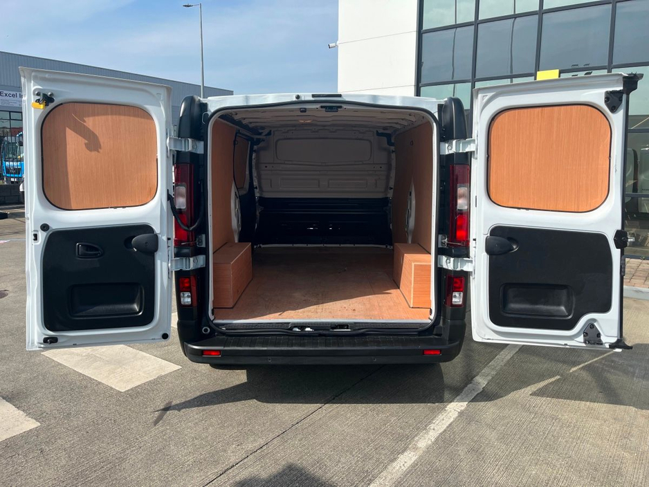 2025 Renault Trafic 2L Diesel For Sale Images