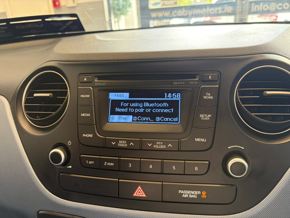 Hyundai i10 1.0 Deluxe Auto 4DR. Irish Car, NCT & TAX, 2Keys, Bluetooth, MFSW, Air Conditioning, Irish Radio, Alloy Wheels, Folding Rear Seats, Luggage Cover, USB/AUX and more. — thumbnail 23
