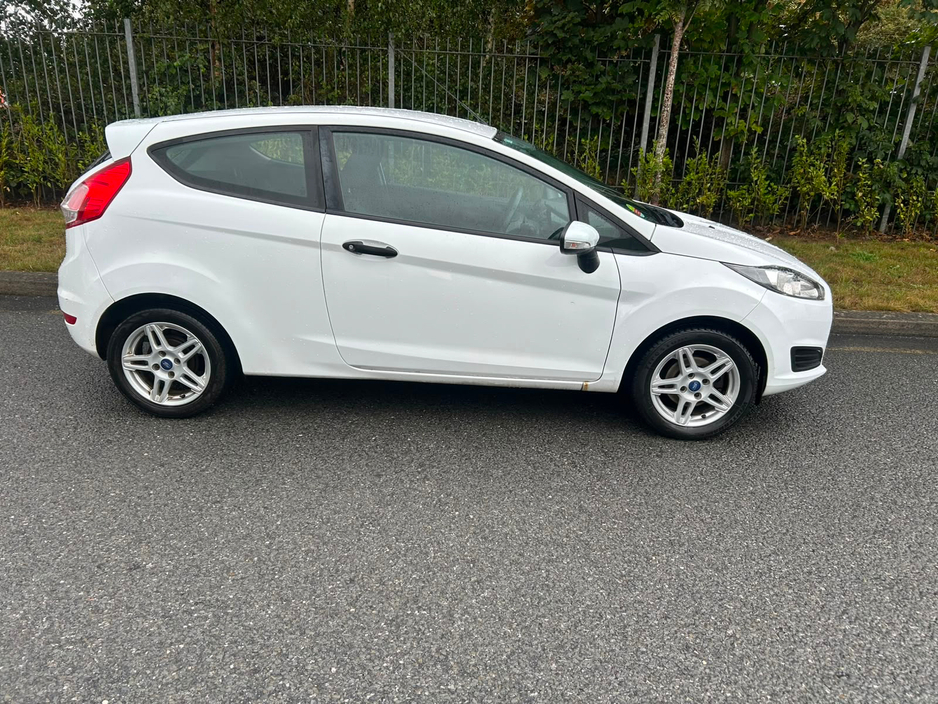 Ford Fiesta 1.25 SPORTS 3DR — thumbnail 6
