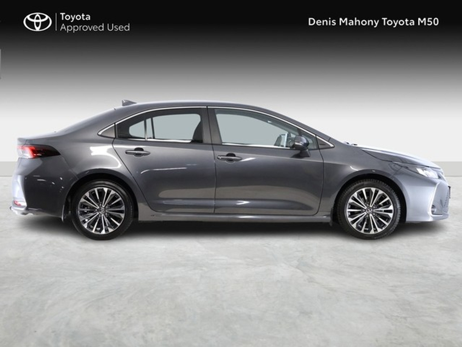 Toyota Corolla Luna Sport Hybrid Saloon — thumbnail 3