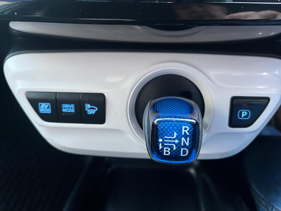 2017 Toyota Prius 1.8L Petrol Hybrid For Sale Images