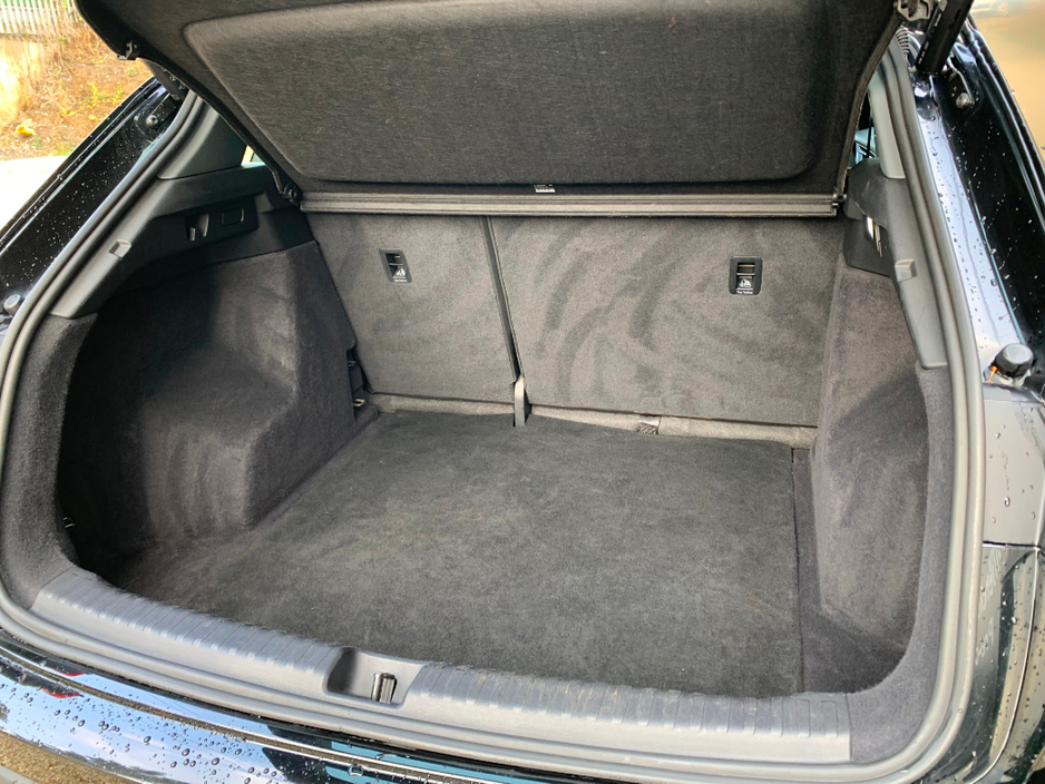 Audi Q4 e-tron E-TRON SPORT 35 EV AUTO // ONE OWNER // FULL SERVICE HISTORY // STUNNING CONDITION // 08/27 NCT AND €120 ROAD TAX // REVERSE CAMERA, HEATED SEATS AND — thumbnail 11