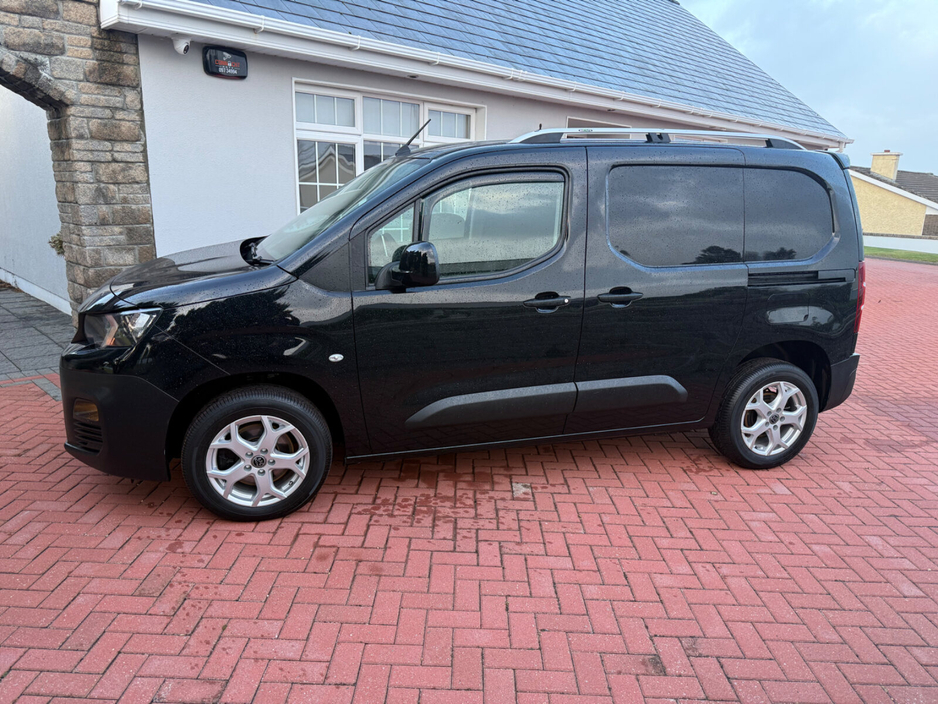 2022 Peugeot Partner 1.5L Diesel For Sale Images