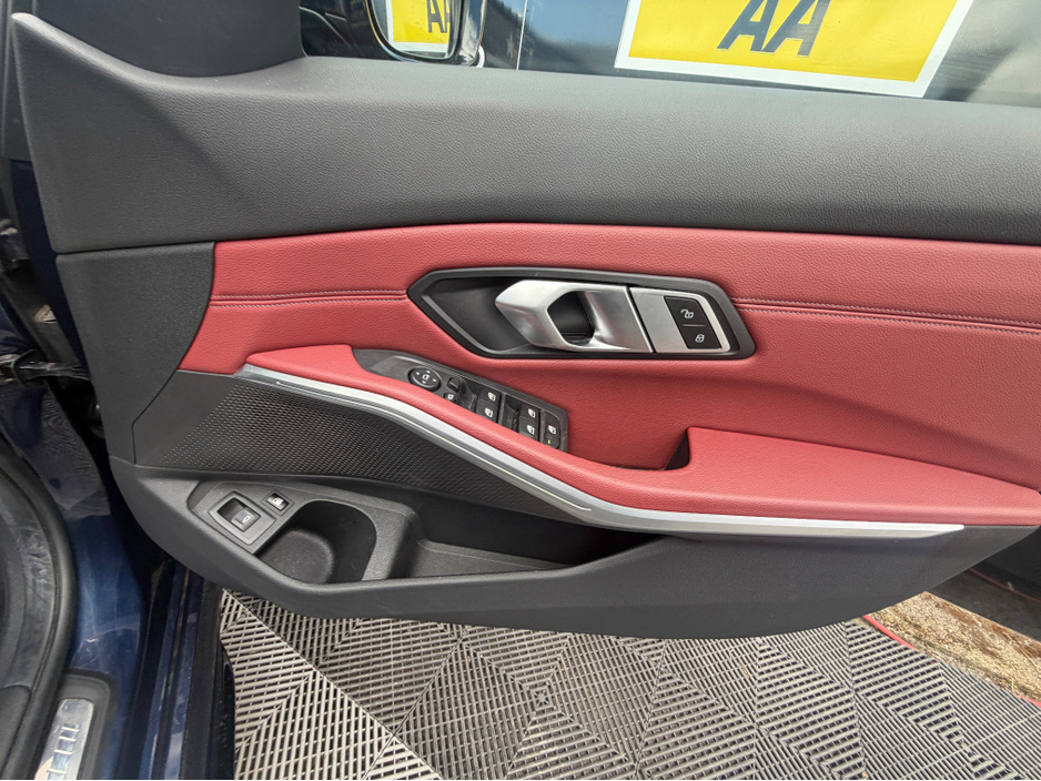 BMW 3 Series M SPORT PRO G21 Auto Pan Roof Tech Pack — thumbnail 27