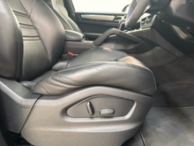 2022 Porsche Cayenne 3L Petrol Plug-in Hybrid For Sale Images