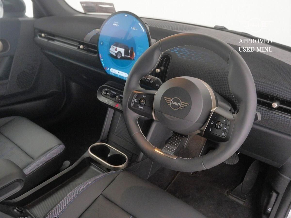 2025 MINI Hatch 2L Petrol For Sale Images