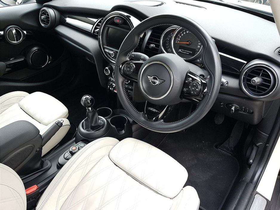 2021 MINI Hatch 1.5L Petrol For Sale Images