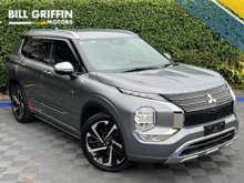 Mitsubishi Outlander 7-SEATER 2.4 HYBRID AUTO // BOSE SOUND SYSTEM // HEATED FRONT & REAR SEATS // 360 PARKING CAMERAS