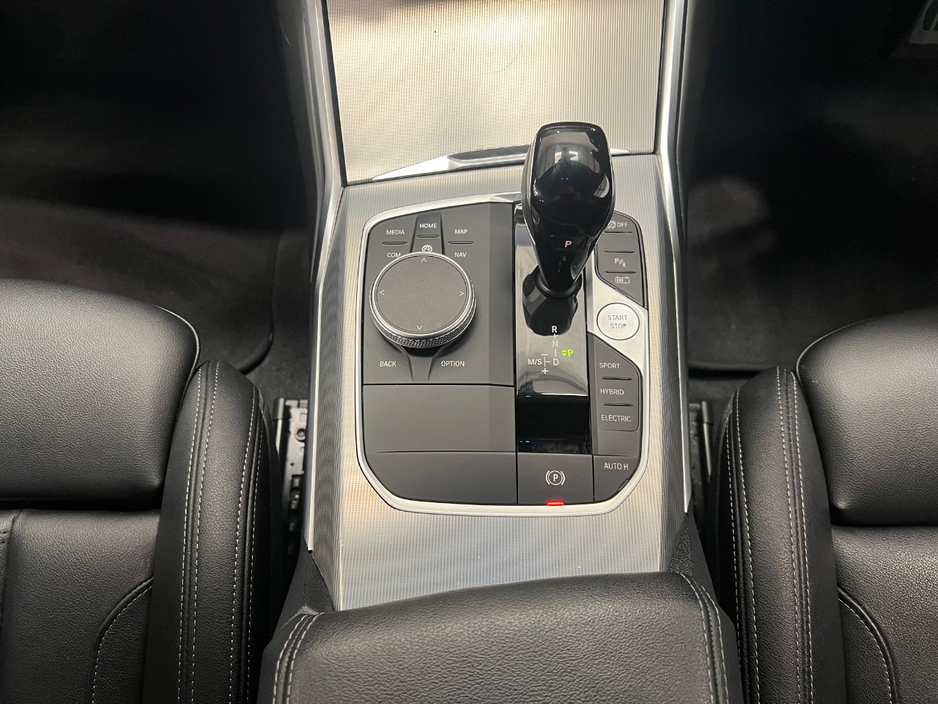 2022 BMW 3 Series 2L Petrol Plug-in Hybrid For Sale Images