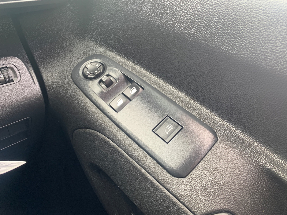 2023 Peugeot Partner 1.5L Diesel For Sale Images