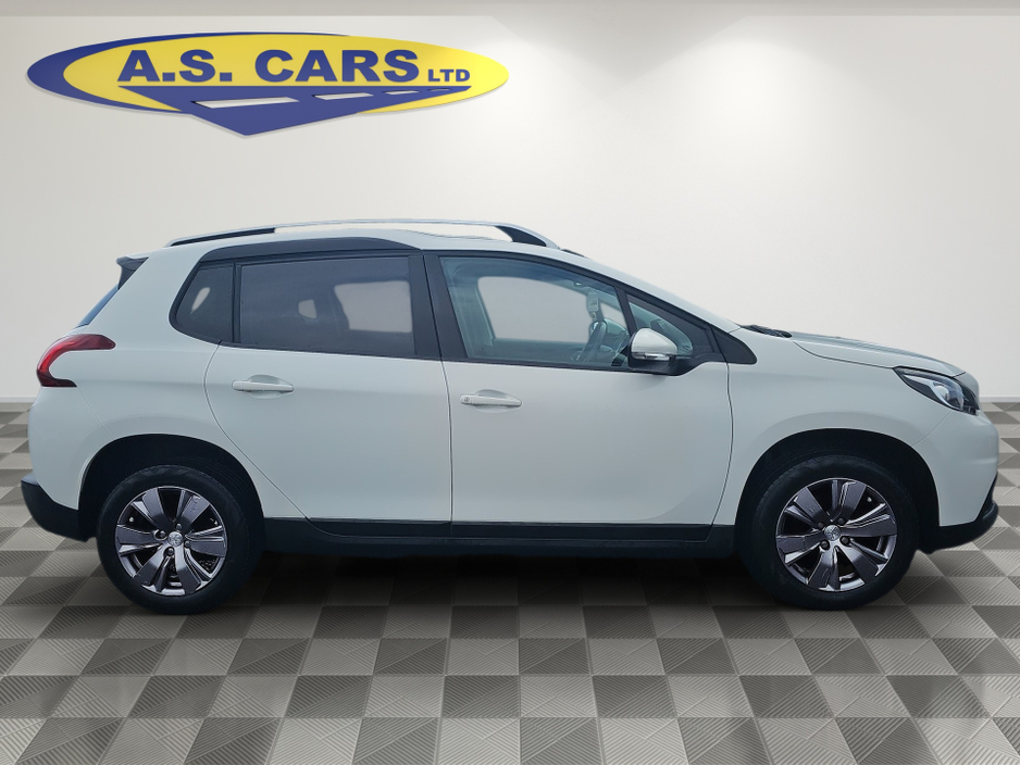 Peugeot 2008 ACTIVE 1.2 ** LOW MILEAGE IRISH CAR ** NICE SPEC ** 2 KEYS ** SUPERB EXAMPLE ** — thumbnail 3