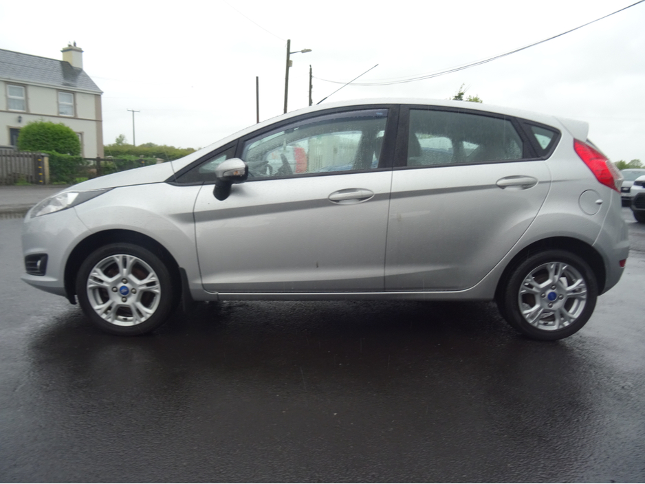 Ford Fiesta MCA ZETEC 1.0 65PS M5 4DR 5DR CB1 CNN — thumbnail 2