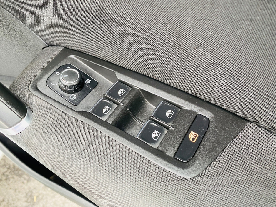 2021 Volkswagen Touran 2L Diesel For Sale Images