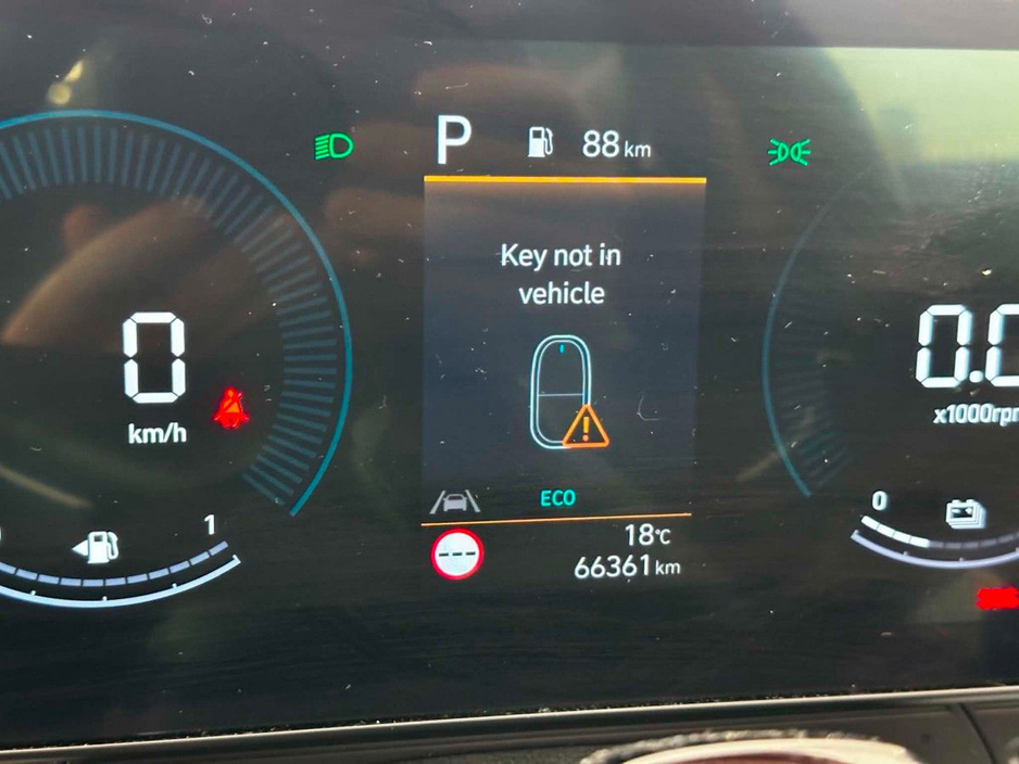 Hyundai Kona Hybrid Signature 1.6L Petrol Compact SUV - Test Drive Today - — thumbnail 9