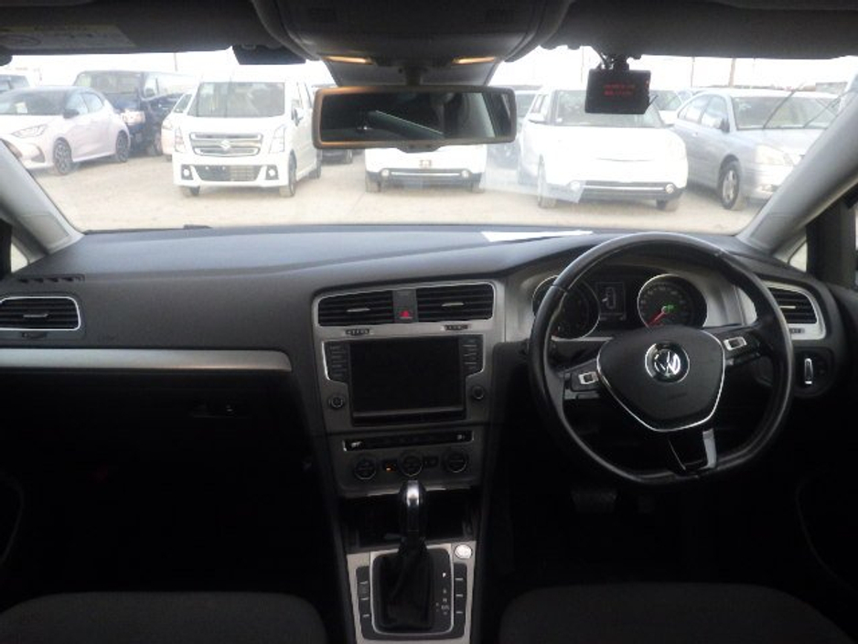 Volkswagen Golf 1.2 Petrol Auto Estate — thumbnail 8
