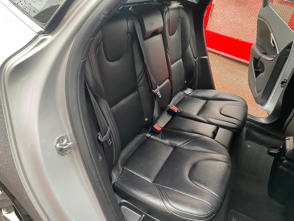 2016 Volvo V40 2L Diesel For Sale Images