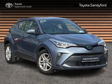 Toyota C-HR HYBRID + FULL LEATHER // REAR CAMERA // BLUETOOTH // APPLE CARPLAY/ANDROID AUTO // AIR CON // FULL WARRANTY