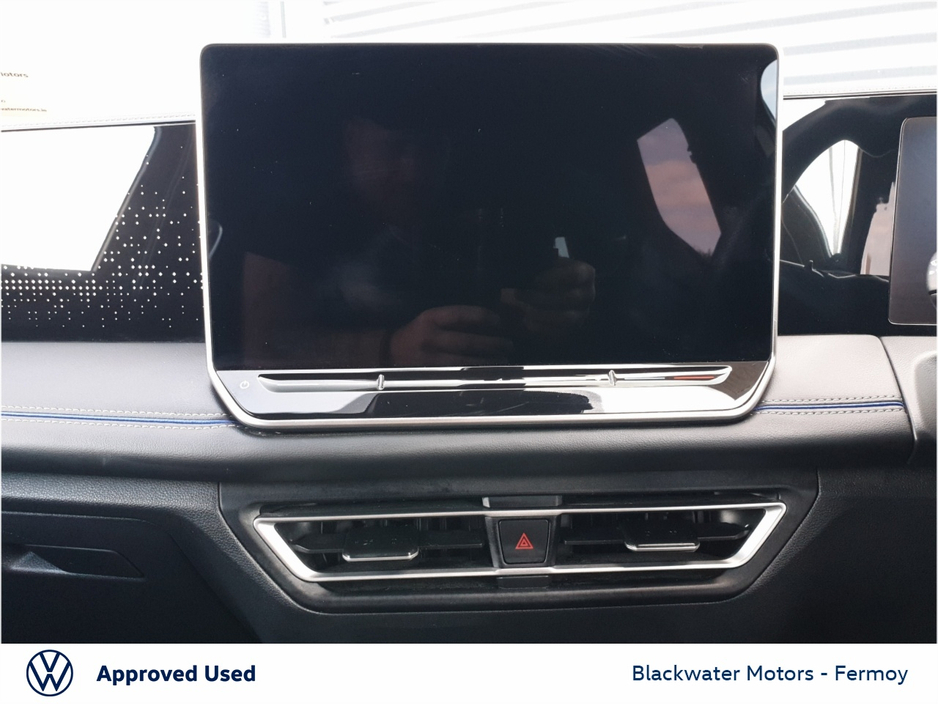 Volkswagen Tiguan 2.0TDI 150BHP R-LINE AUTOMATIC WITH COMFORT PACKAGE — thumbnail 17