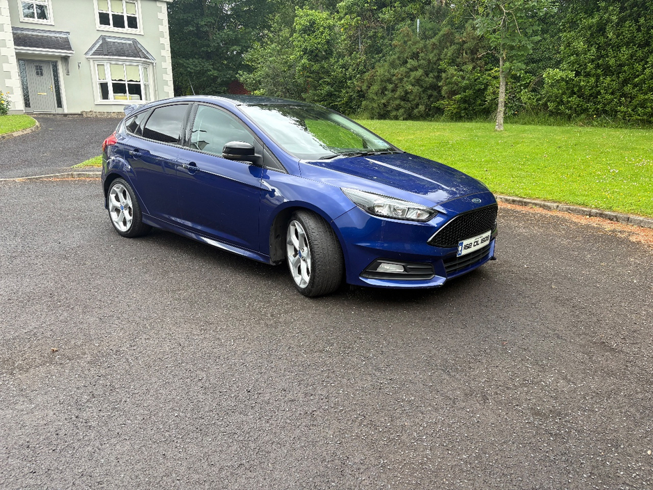 Ford Focus 1.0 ECOBOOST ZETEC 125PS 5DR T