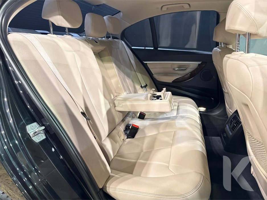 BMW 3 Series 330E HYBRID 2.0 AUTOMATIC - CRUISE CONTROL - FULL WHITE LEATHER UPHOLSTERY - HEATED ELECTRIC SEATS - REVERSE CAMERA/PARKING SENSORS — thumbnail 13