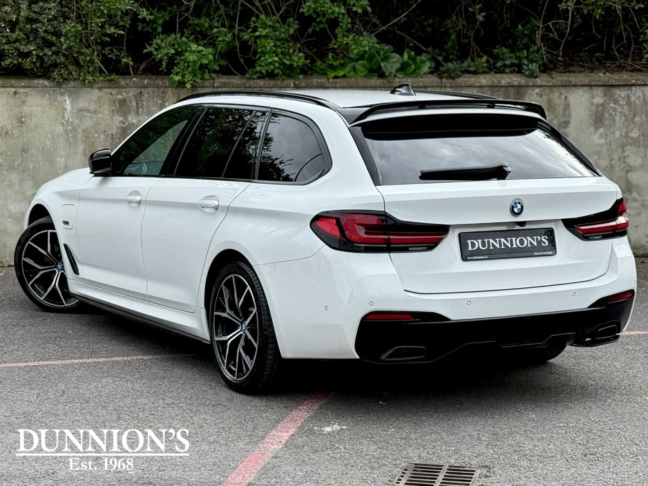 2023 BMW 5 Series 2L Hybrid For Sale Images