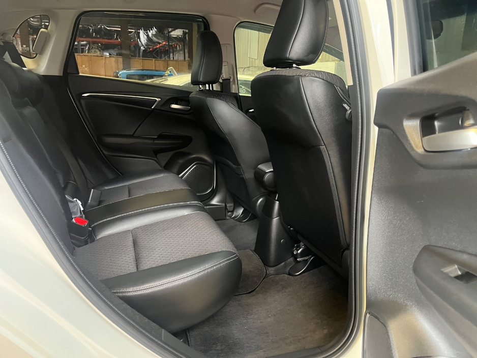 Honda Fit DAA-GP6 HYBRID 5DR AUTO — thumbnail 10
