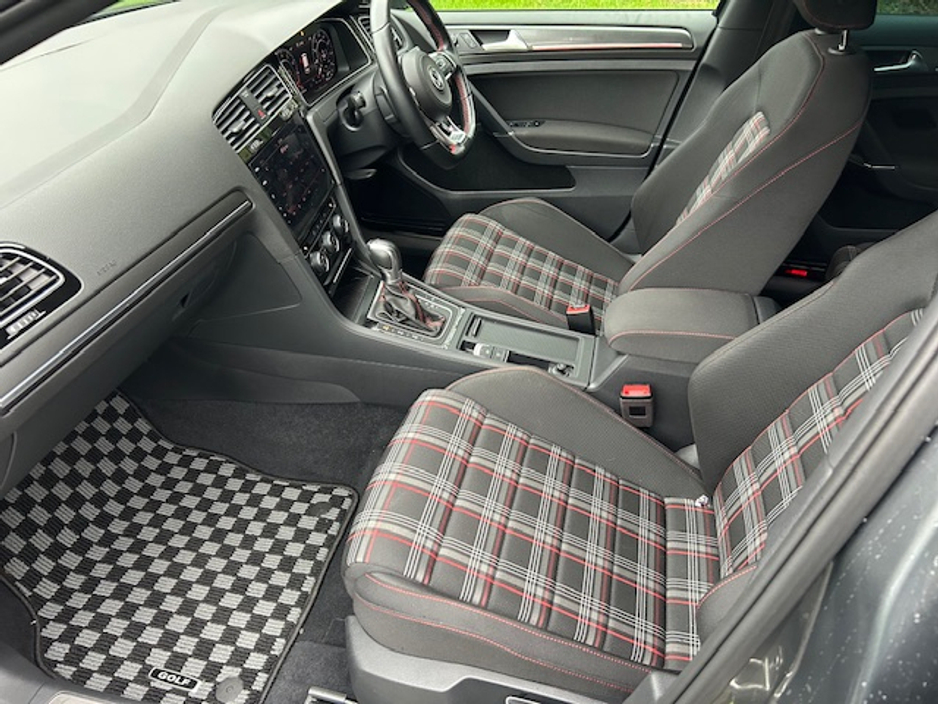 2018 Volkswagen Golf 2L Petrol For Sale Images