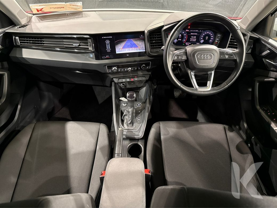 Audi A1 1.0 TFSI AUTOMATIC - WHITE/BLACK TWO-TONE - FACTORY ALLOYS - HEATED SEATS - DIGITAL DASH - REVERSE CAMERA/PARKING RADAR — thumbnail 14