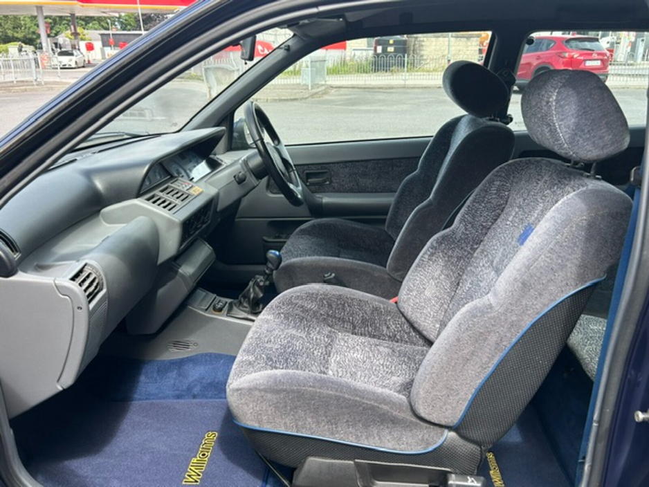 1995 Renault Clio 2L Petrol For Sale Images