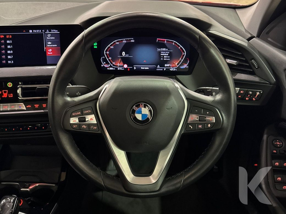 BMW 1 Series 1.5 AUTOMATIC PLAY EDITION - FACTORY ALLOYS - DIGITAL DASH - ELECTRIC SEAT/BOOT - REAR CAMERA/PARKING RADAR — thumbnail 17