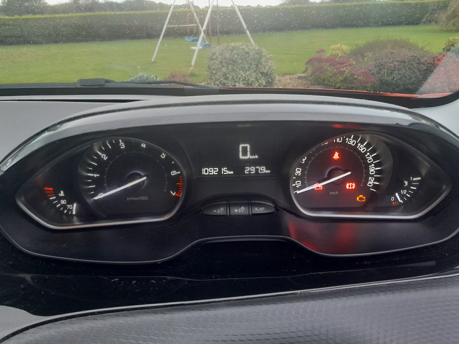 Peugeot 208 ACTIVE 1.2 68 6.2 4DR — thumbnail 10