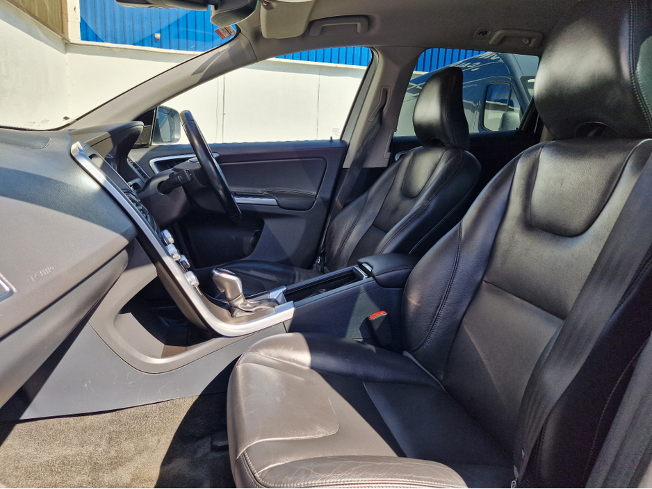 2015 Volvo XC60 2.0L Diesel For Sale Images
