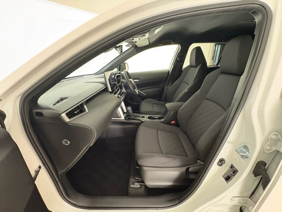 Toyota Corolla Cross Sport Hybrid — thumbnail 6