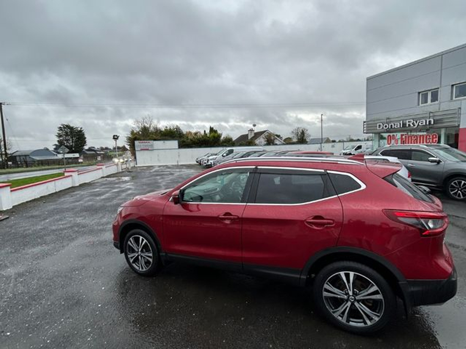 Nissan Qashqai 1.5 SV Premium SS 18 4DR