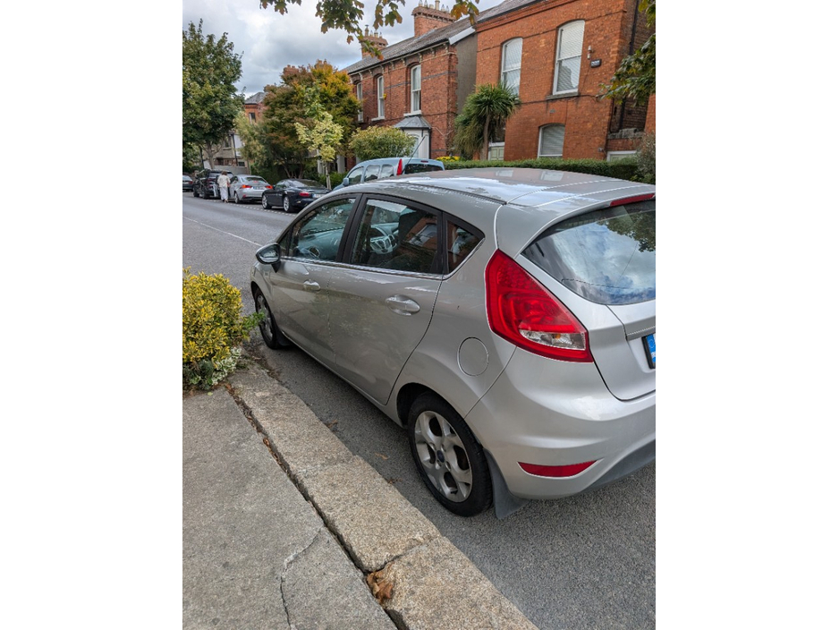 Ford Fiesta TITANIUM 1.4 96PS 5DR A AUTO — thumbnail 6