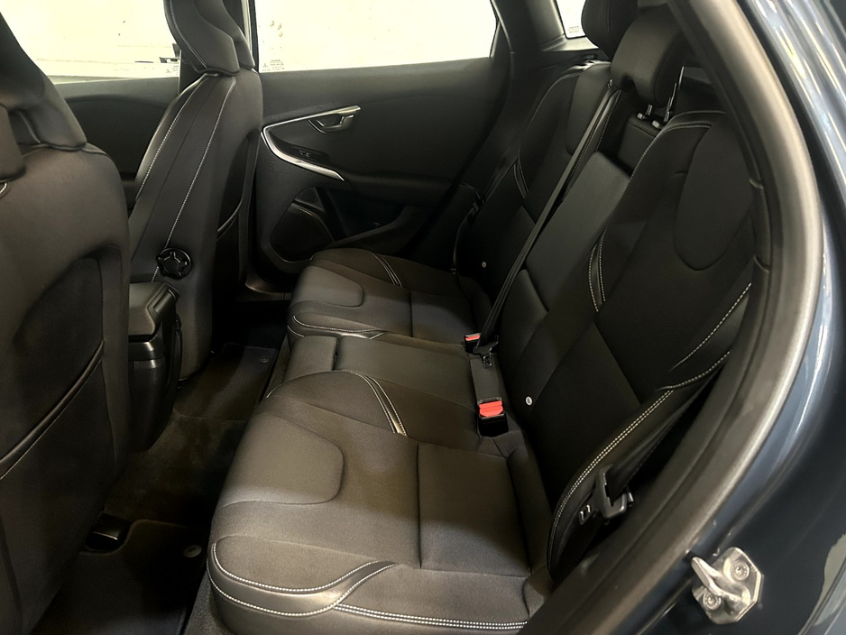 2018 Volvo V40 2L Diesel For Sale Images