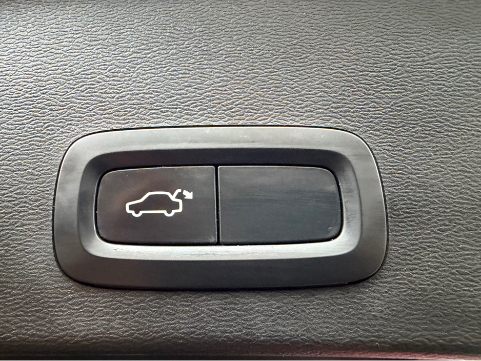 2021 Volvo XC40 1.5L Petrol Plug-in Hybrid For Sale Images