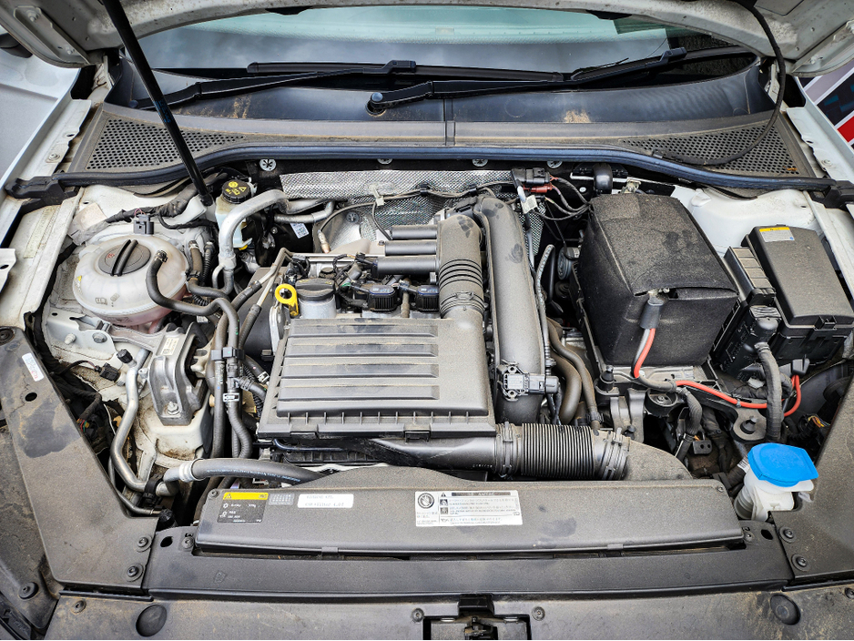 2016 Volkswagen Passat 1.4L Petrol For Sale Images