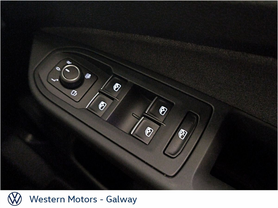 Volkswagen Golf Edition 75 1.5TSI 116 Bhp, Available for immediate delivery, Huge Spec inc Keyless Entry, Alloys, App Connect,+ much more — thumbnail 32