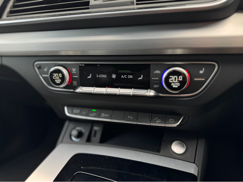 2024 Audi Q5 2L Petrol Plug-in Hybrid For Sale Images