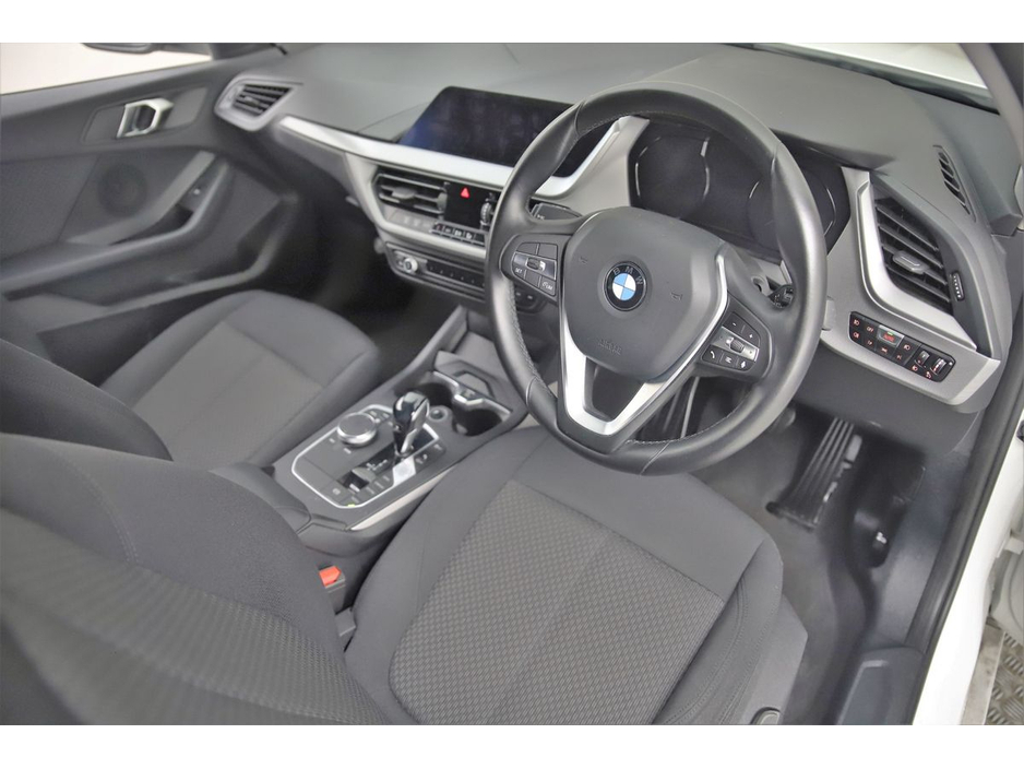 BMW 1 Series 118i AUTO *PARK SENSORS*REVERSE CAM — thumbnail 15